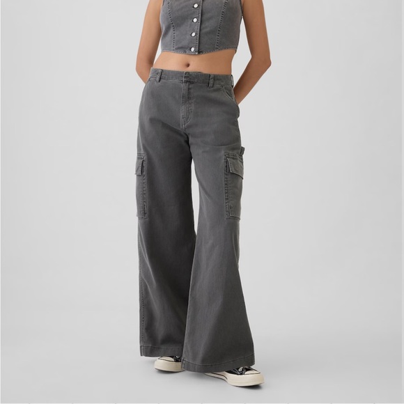Gap 90’s Low Rise Cargo Baggy Khaki Jeans Soft Black NWT Size 10 Tall - Picture 1 of 13